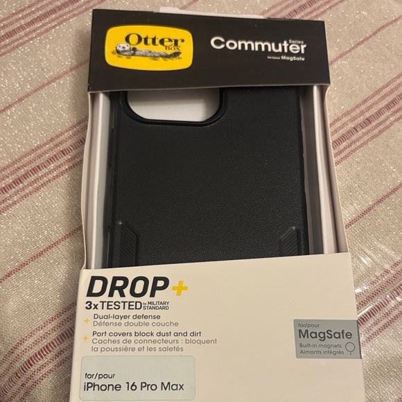 OtterBox Other - OtterBox Commuter Series Case for iPhone 16 Pro Max - Black